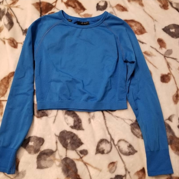 MYPROTEIN Cropped Compression Long Sleeve Top - Picture 3 of 3